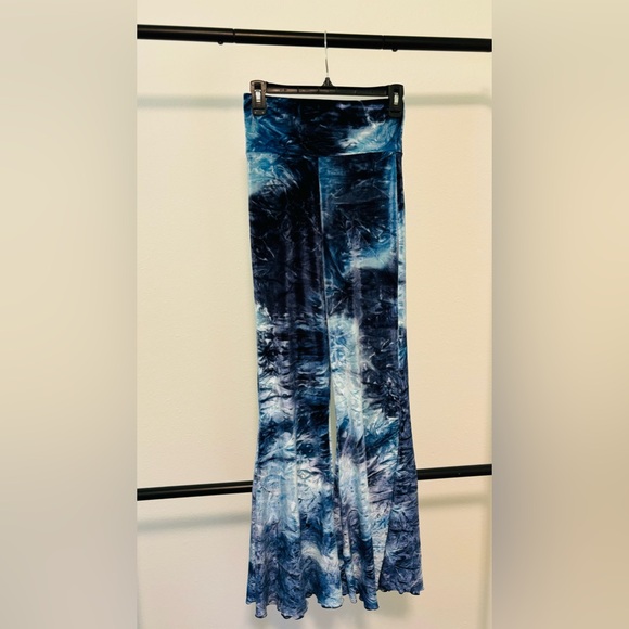 Reign Vermont Joy Pants in Cosmic Blue Velour - Picture 3 of 5